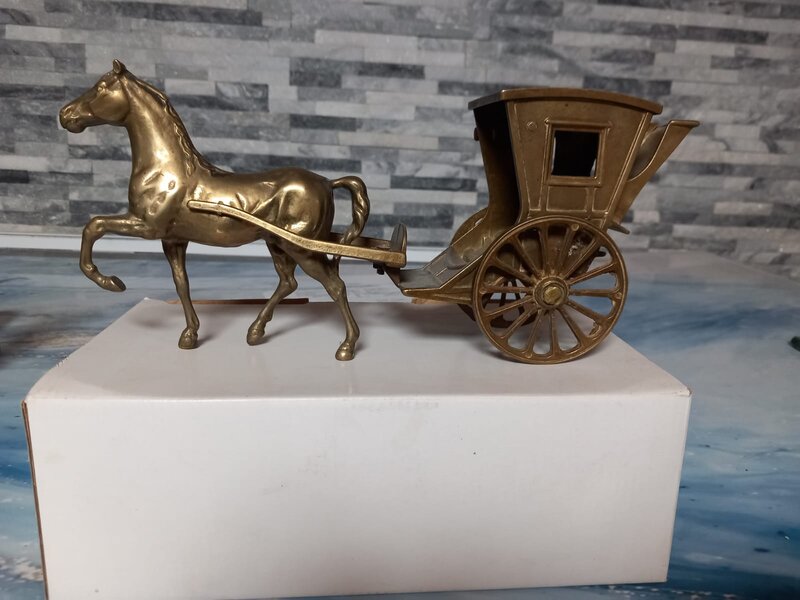 Statuiete din bronz merita oferite cadou